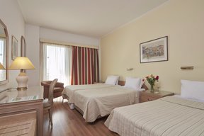 athens hotels with family rooms